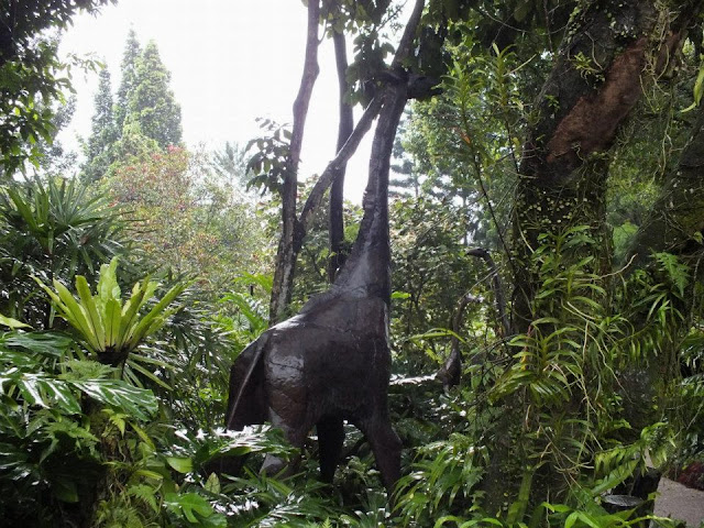 Metal Giraffe - Singapore Botanic Gardens